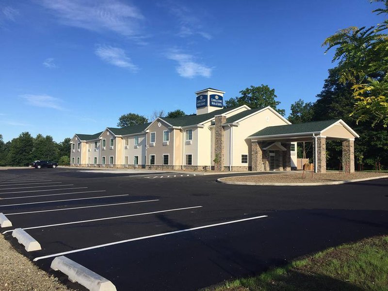 Cobblestone Hotel & Suites - Harborcreek