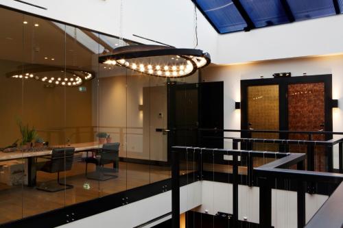 manzos suites