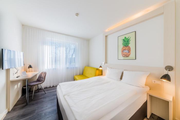 hostel art and style