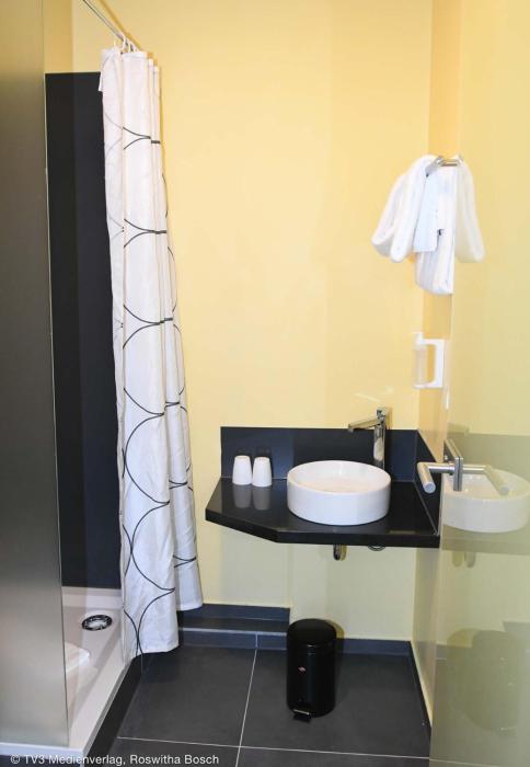 hostel art and style