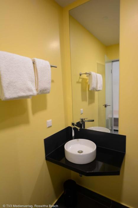 hostel art and style