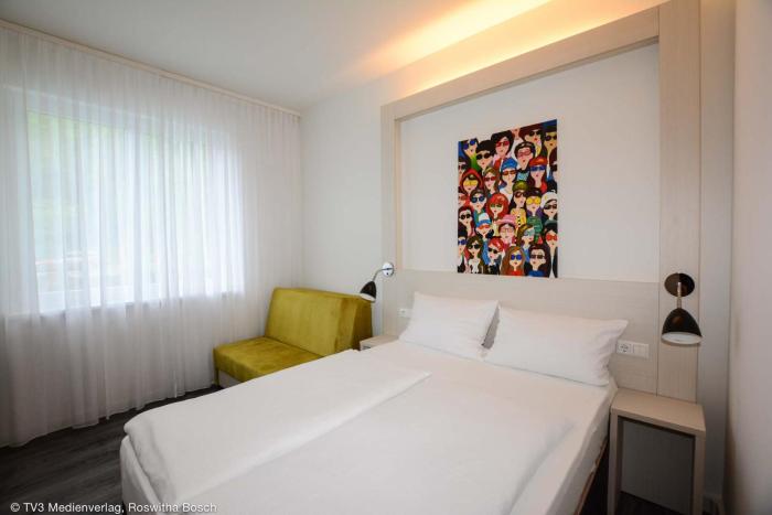 hostel art and style