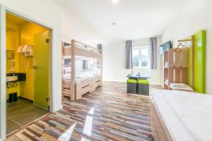 hostel art and style