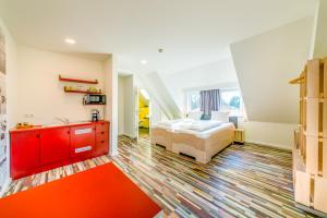 hostel art and style