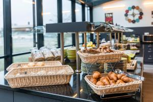 hostel art and style