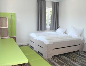 hostel art and style