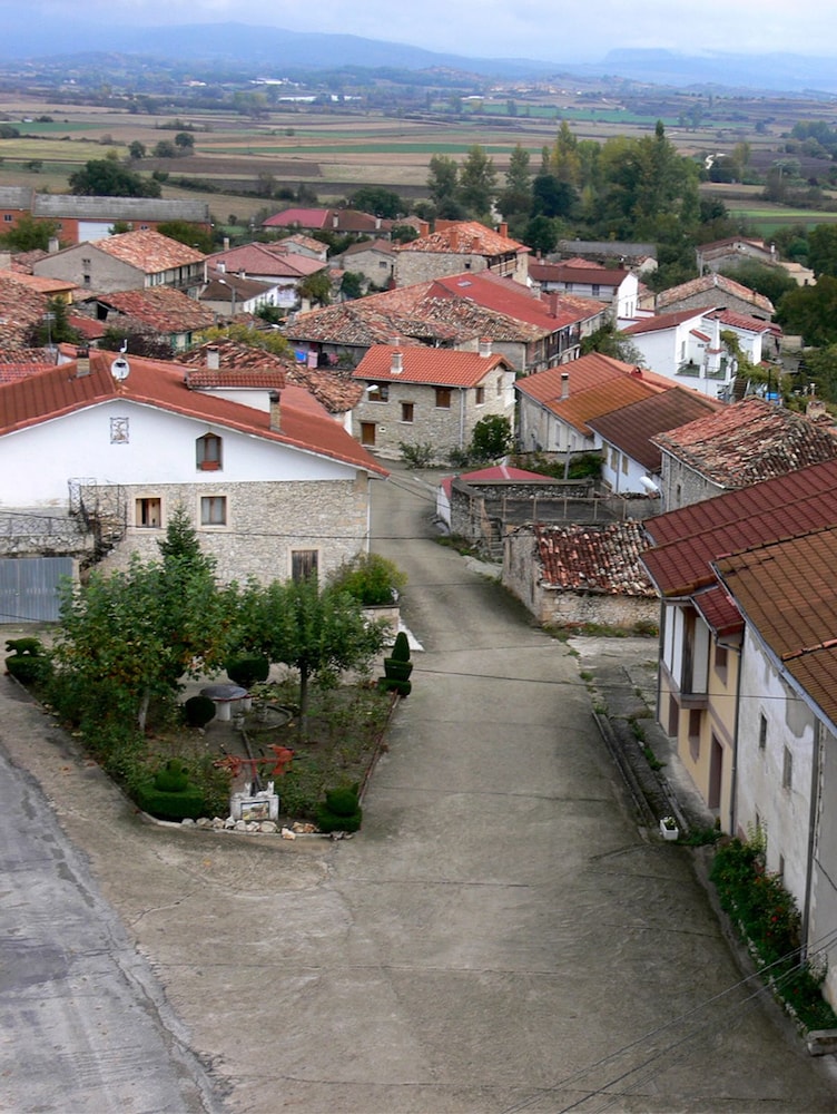 hotel rural la torre de bisjueces