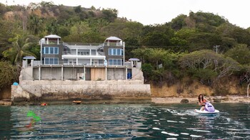 Jaynet Oceanview Resort,Boljoon>>Alcoy,4 star