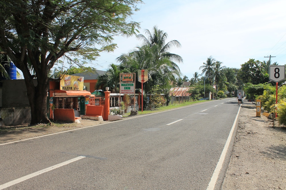 maxvir inn beach resort