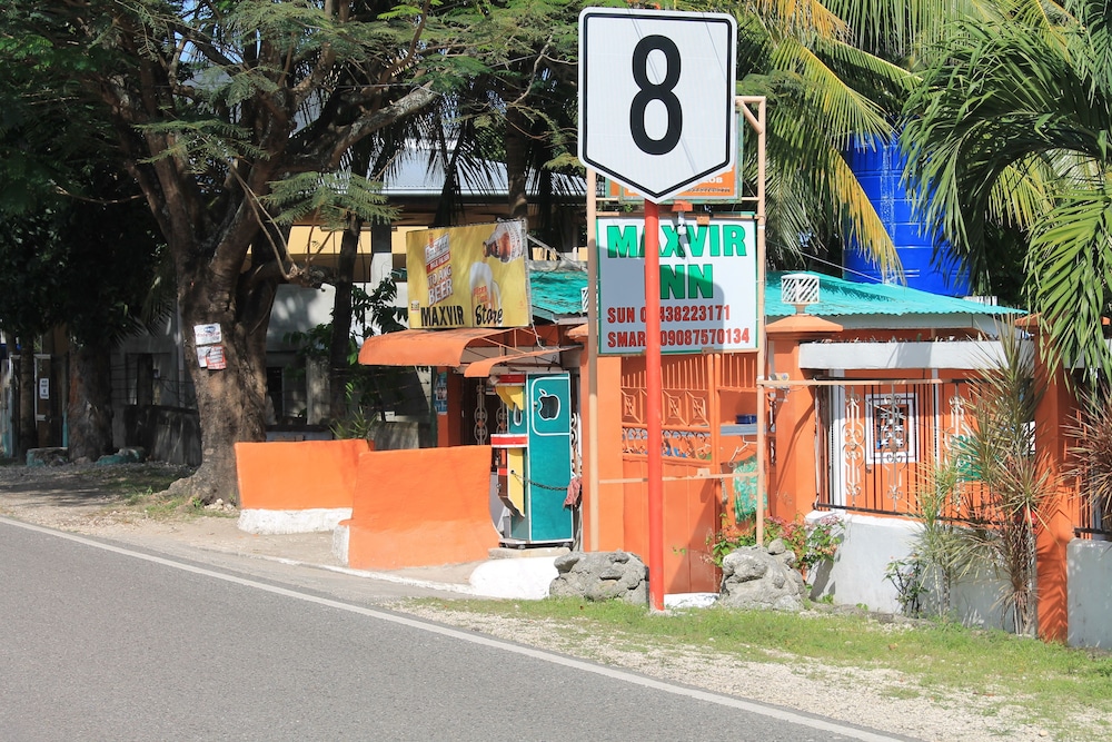 maxvir inn beach resort