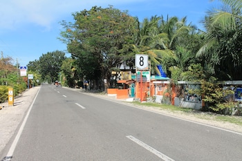 maxvir inn beach resort