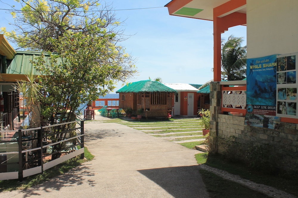 maxvir inn beach resort