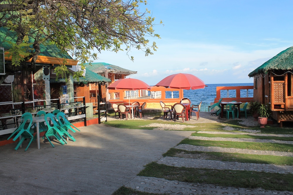 maxvir inn beach resort