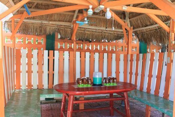 maxvir inn beach resort