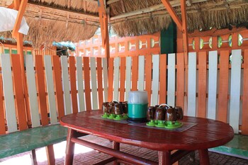 maxvir inn beach resort