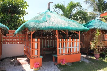 maxvir inn beach resort