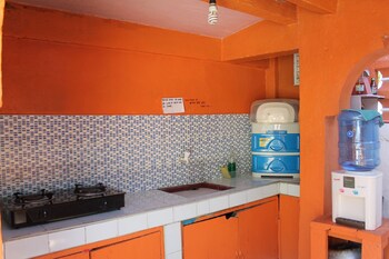 Maxvir Inn Beach Resort,Cebu>>Alcoy,2.5 star