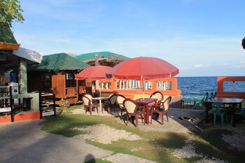 maxvir inn beach resort