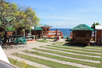 maxvir inn beach resort