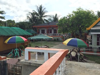 maxvir inn beach resort