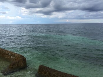 maxvir inn beach resort