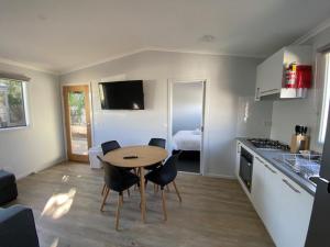 Warrnambool Holiday Village,Warrnambool>>Melbourne,3 star