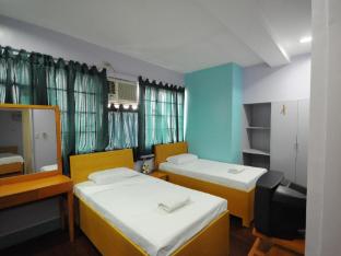 marbella leisure hostel
