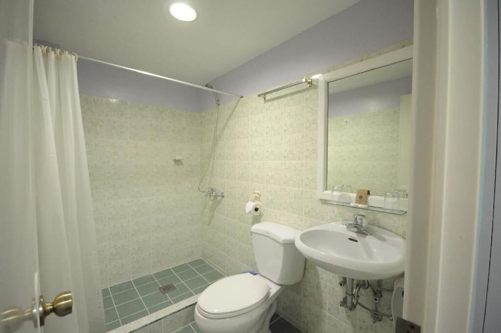marbella leisure hostel