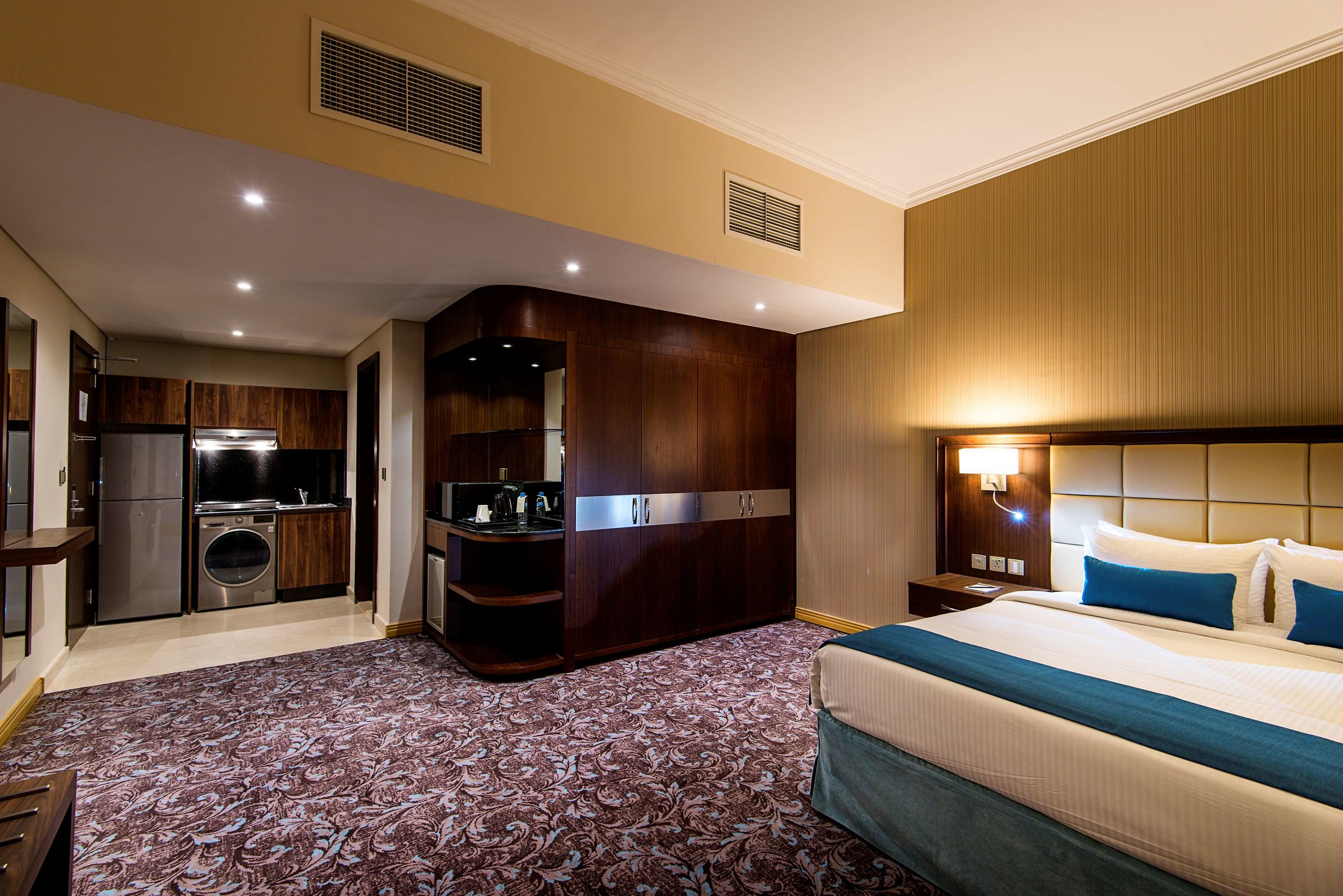 golden tulip doha luxury city hotel