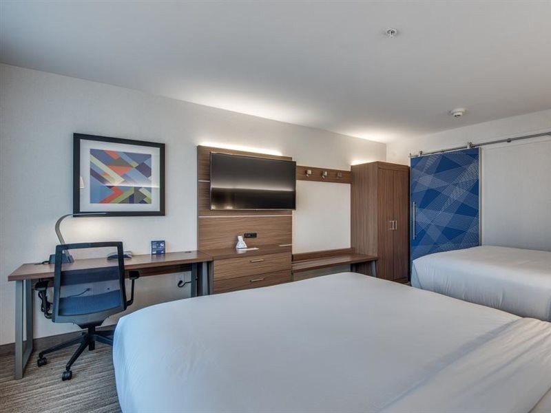 holiday inn express and suites dallas north addison