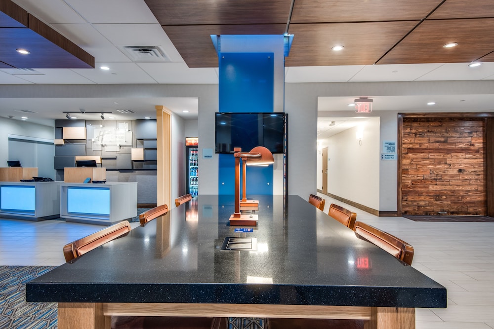 holiday inn express and suites dallas north addison