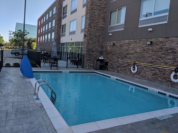 holiday inn express and suites dallas north addison