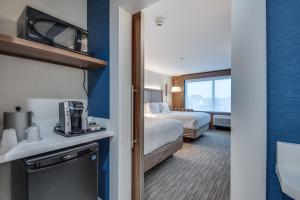 holiday inn express and suites dallas north addison