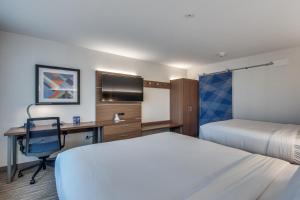 holiday inn express and suites dallas north addison