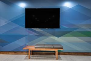 holiday inn express and suites dallas north addison