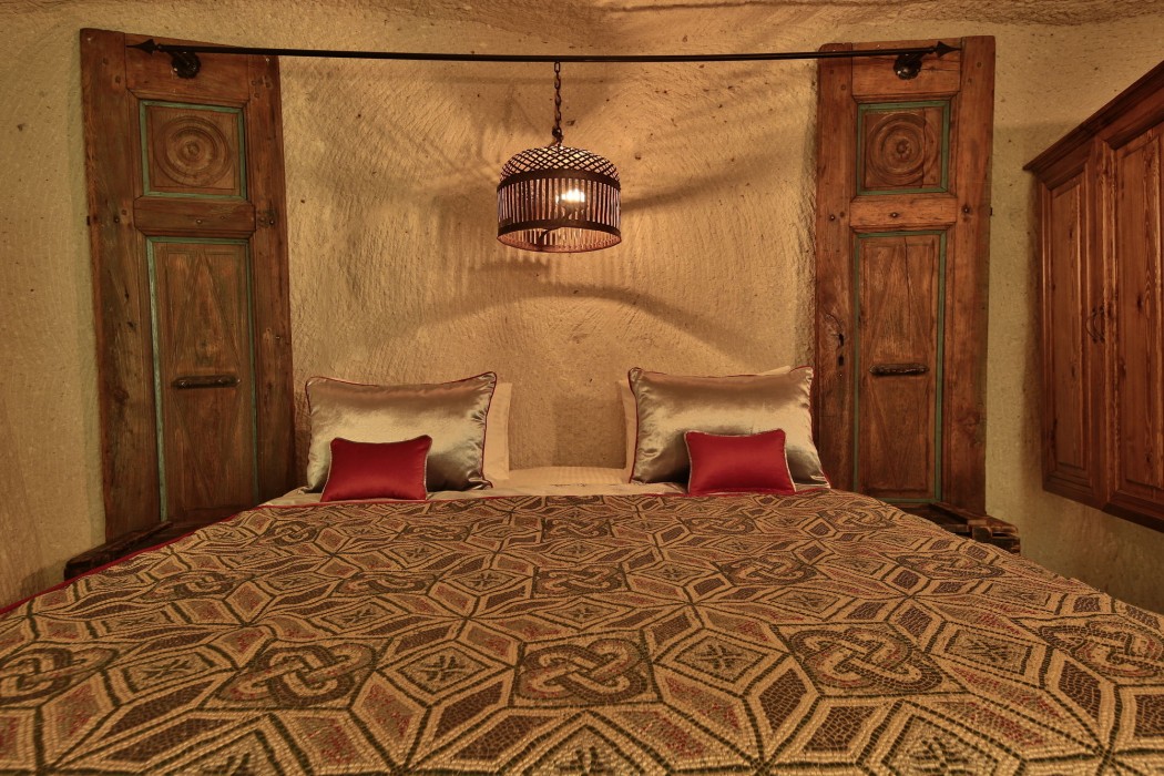 the owl cave hotel