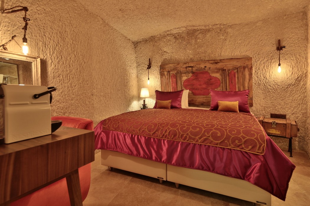 the owl cave hotel