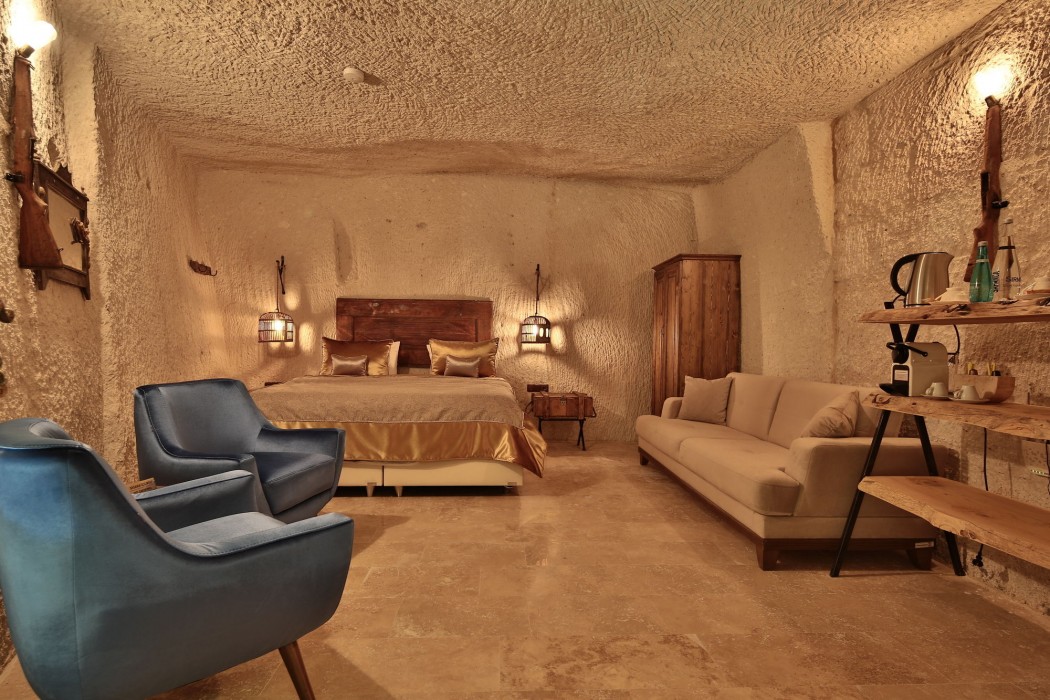 the owl cave hotel