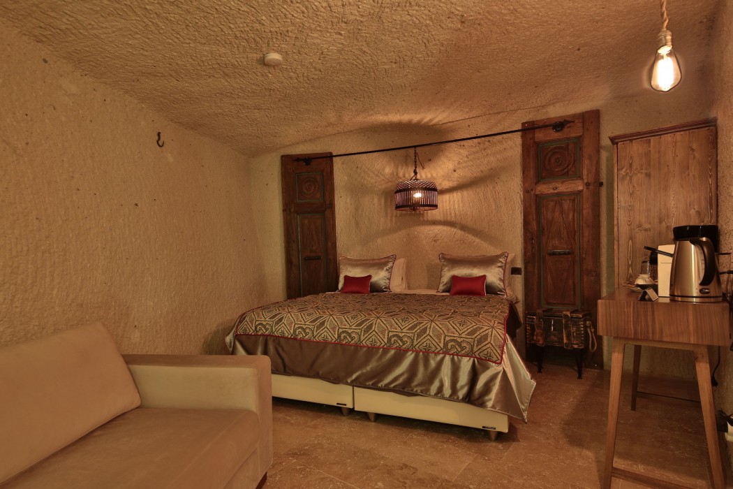 the owl cave hotel