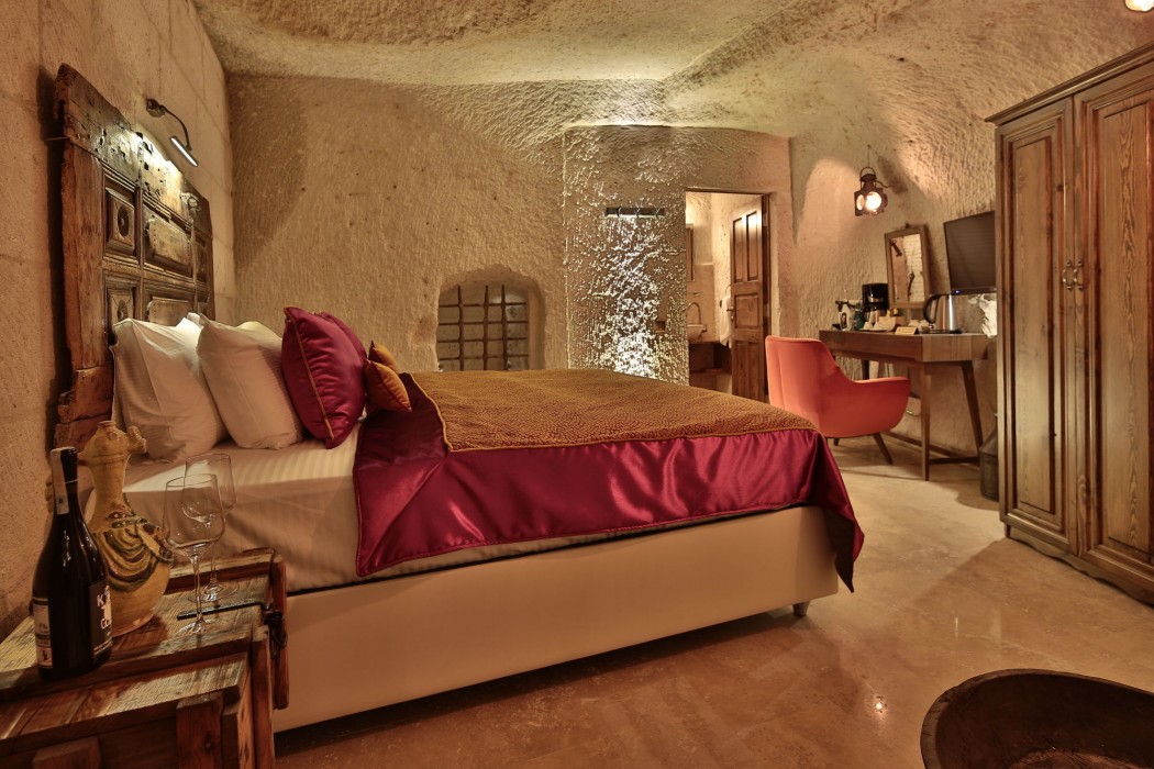 the owl cave hotel