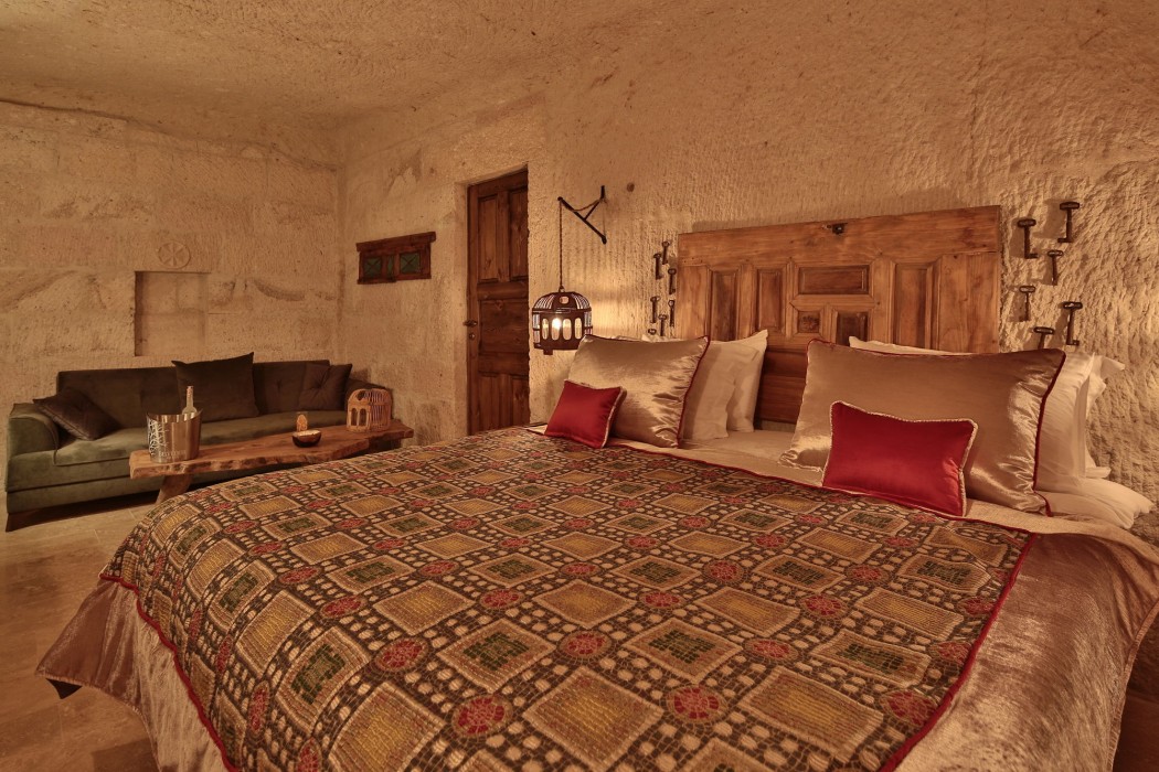 the owl cave hotel