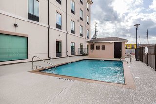 Comfort Suites Near Sam Houston Race Park,Downtown Houston>>Dallas,3 star