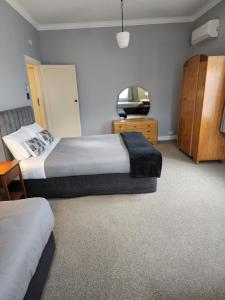 gardner court motel