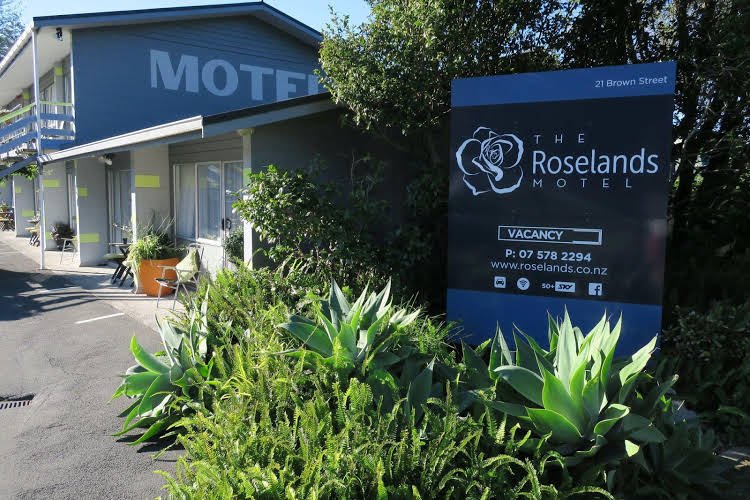 roselands motel