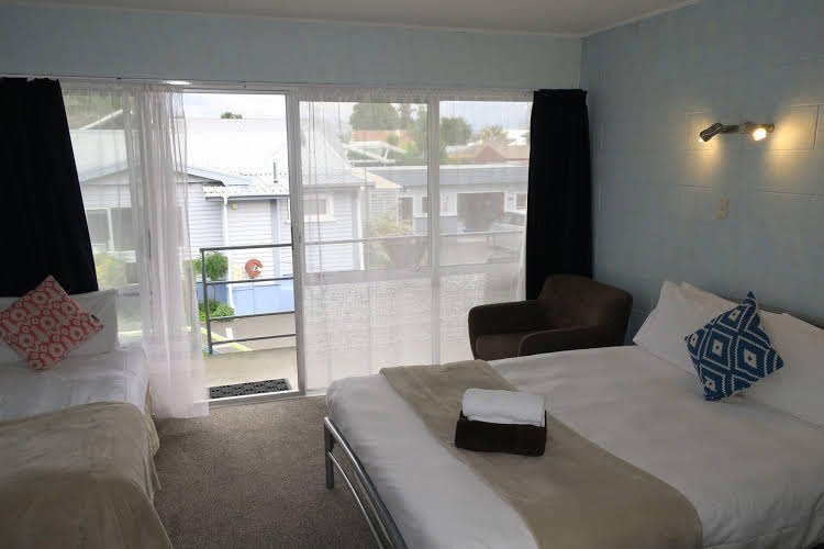 roselands motel