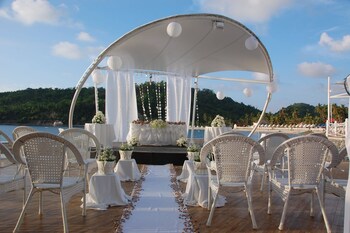 Vitalis White Sands,Burgos>>Bantay,3 star