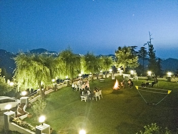 royal jardin whistling pines resort