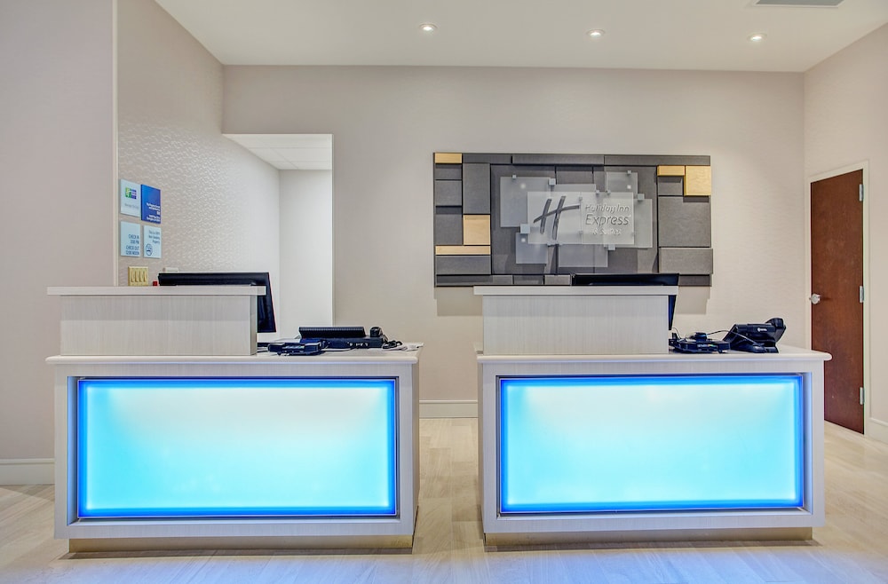 holiday inn express and suites covington by ihg