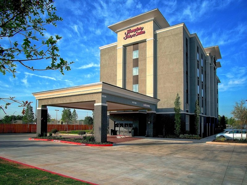 Hampton Inn & Suites Moore