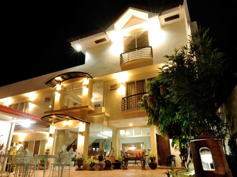 harbour gardens tourist inn